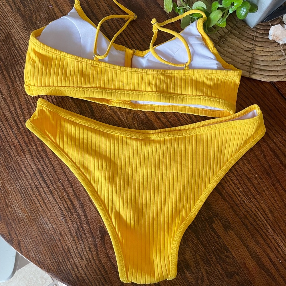 NWOT Yellow Cupshe Bikini - Picture 3 of 4